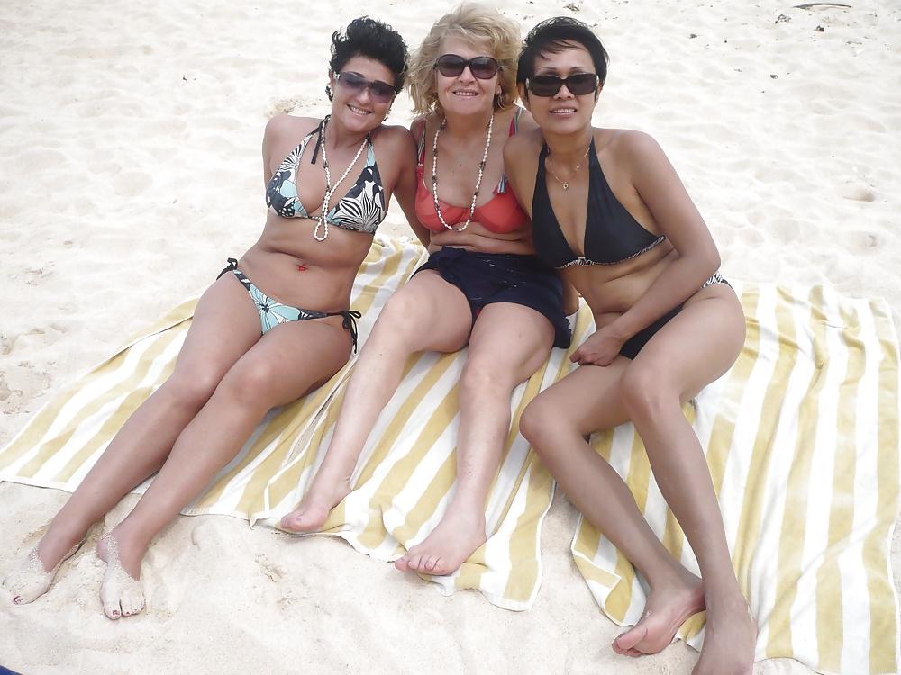 25P Swimsuit milfs