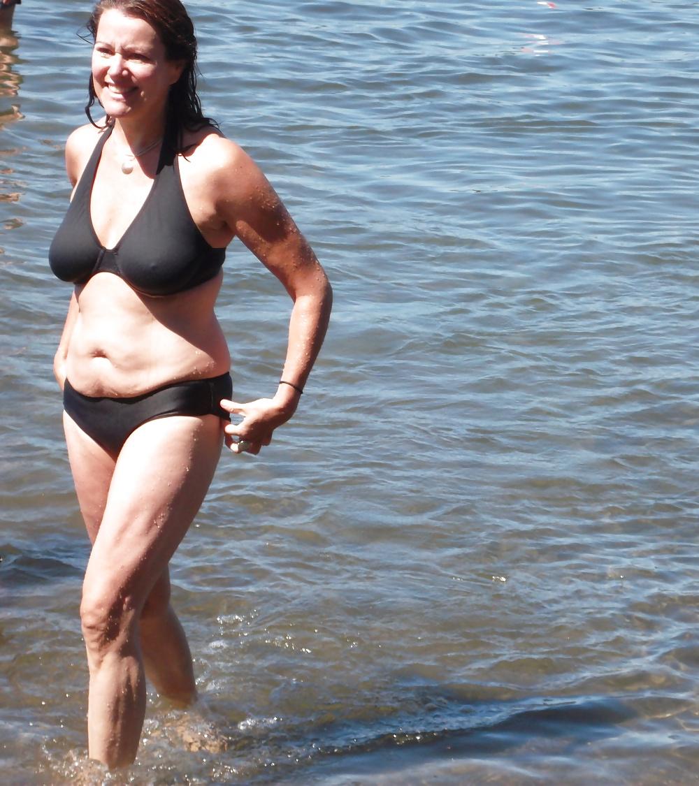 25P Swimsuit milfs