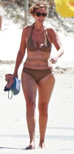 25P Swimsuit milfs