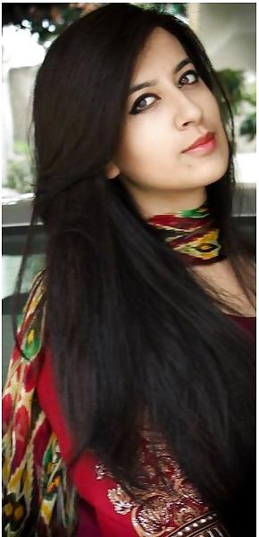 25P Random Pakistani Bitches for Big Black Cocks 3