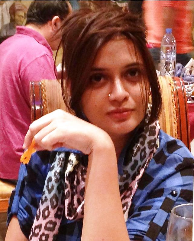 25P Random Pakistani Bitches for Big Black Cocks 3