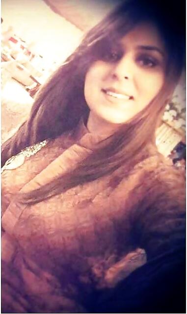 25P Random Pakistani Bitches for Big Black Cocks 3