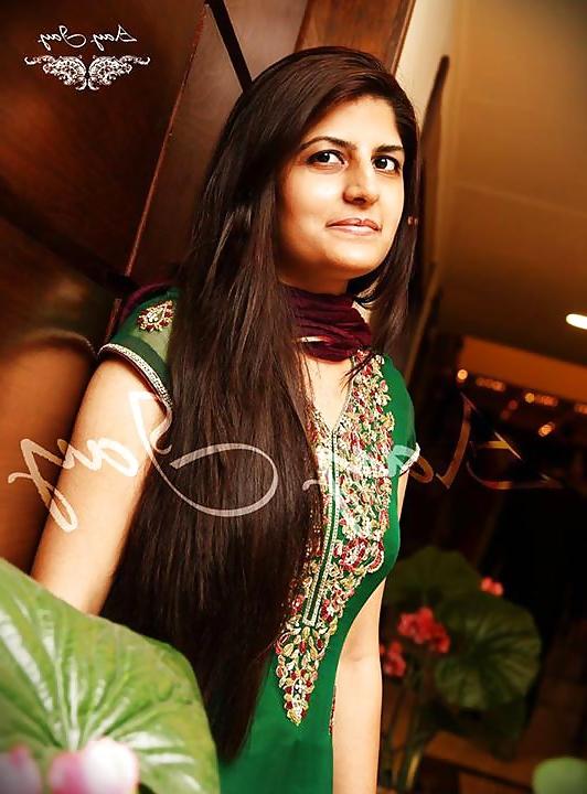 25P Random Pakistani Bitches for Big Black Cocks 3