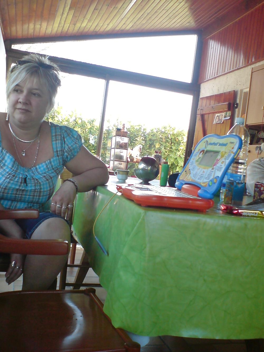 25P Very hot french MILF