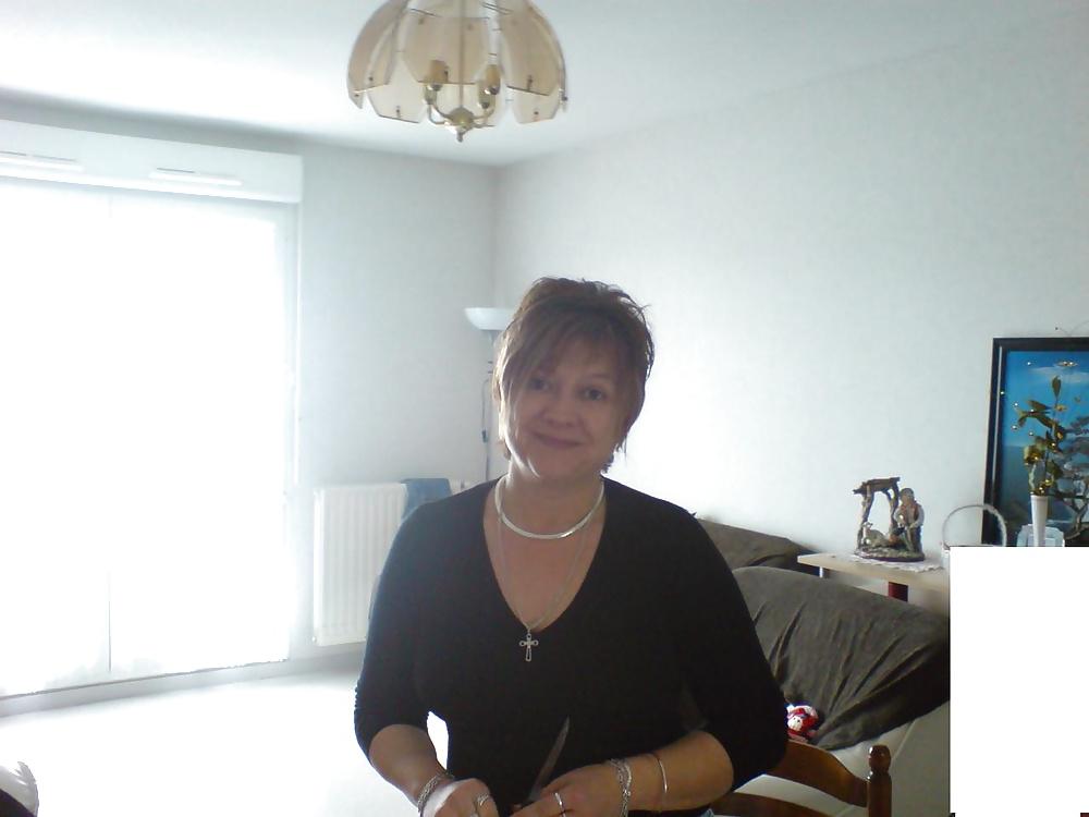 25P Very hot french MILF
