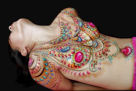 25P Girls with body paint