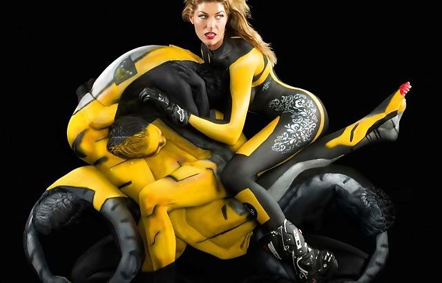 25P Girls with body paint