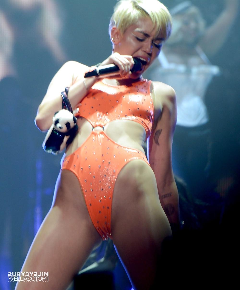 9P Miley Cyrus - Dirty Teen Whore for a Hard Fuck