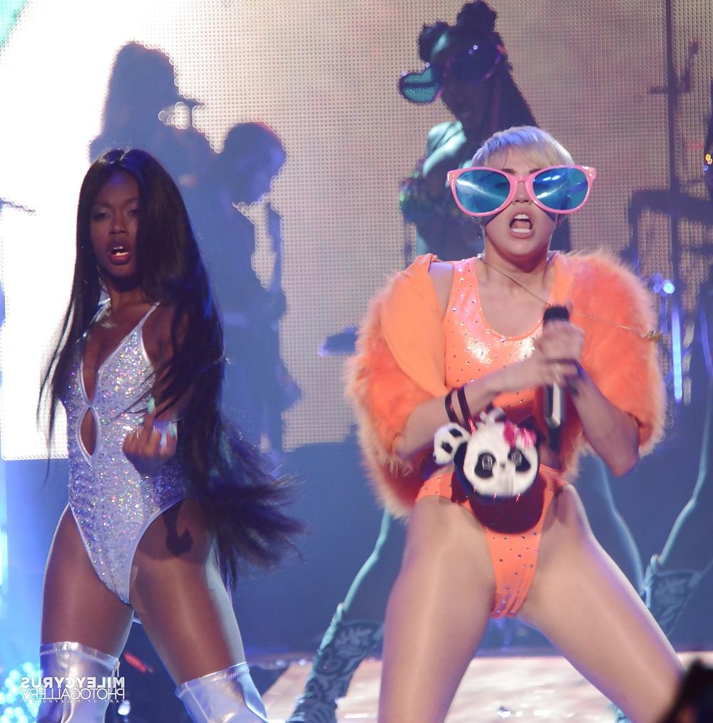 9P Miley Cyrus - Dirty Teen Whore for a Hard Fuck