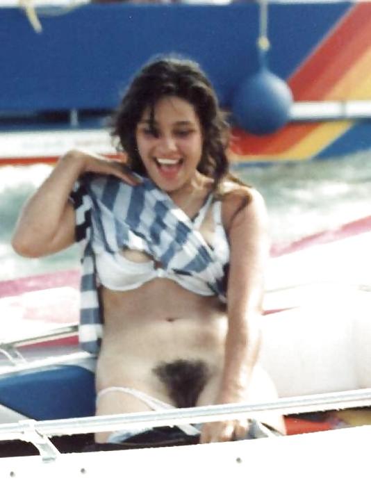 25P Bottomless and Hairy on a Boat
