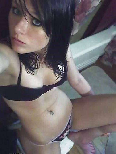 25P Lusty & Busty Teen GF Selfies 35