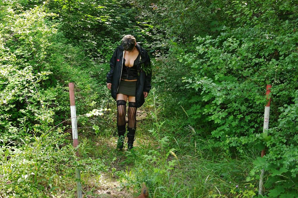 25P Wet and horny german milf dressing for  outdoor shooting