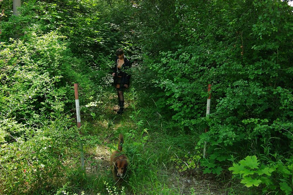 25P Wet and horny german milf dressing for  outdoor shooting