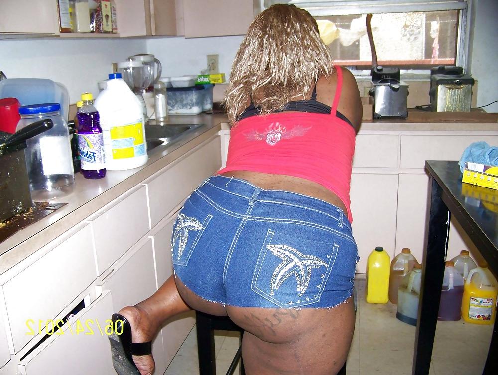 12P Thick Milf