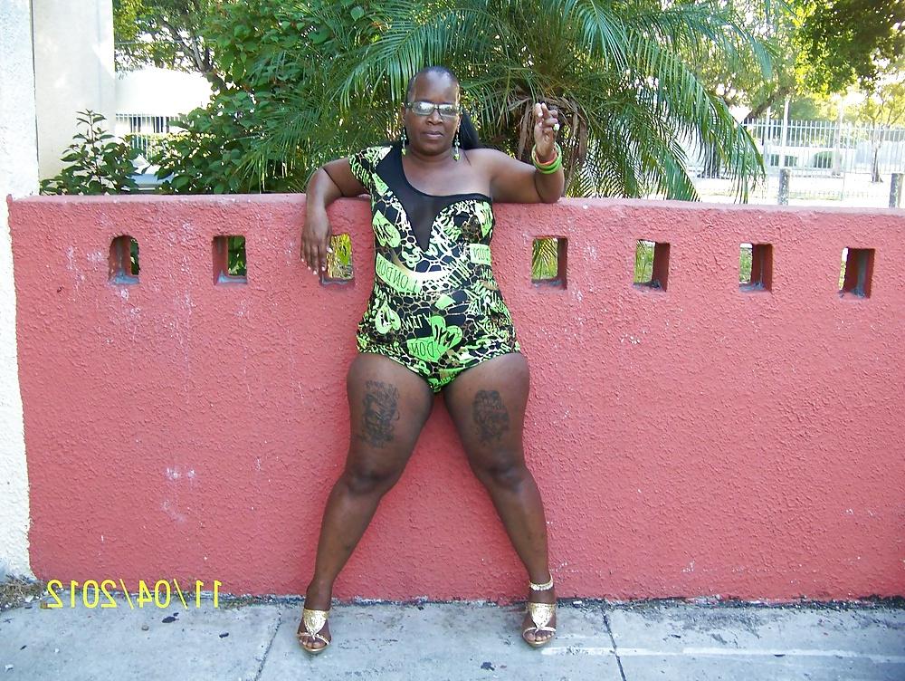 12P Thick Milf