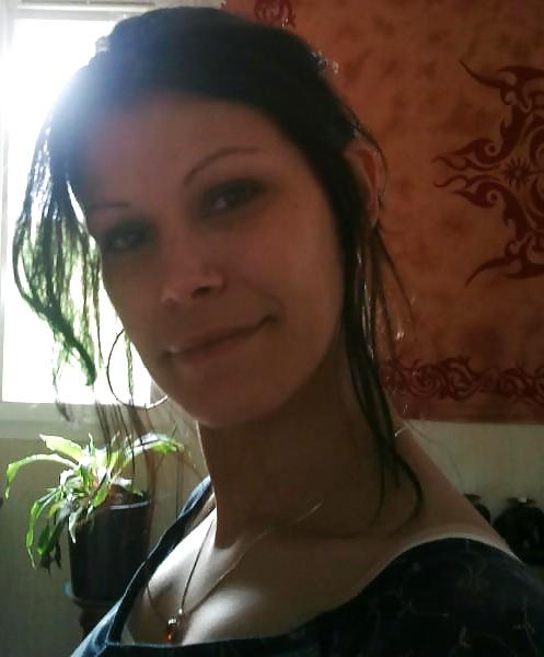 18P Sexy French MILF