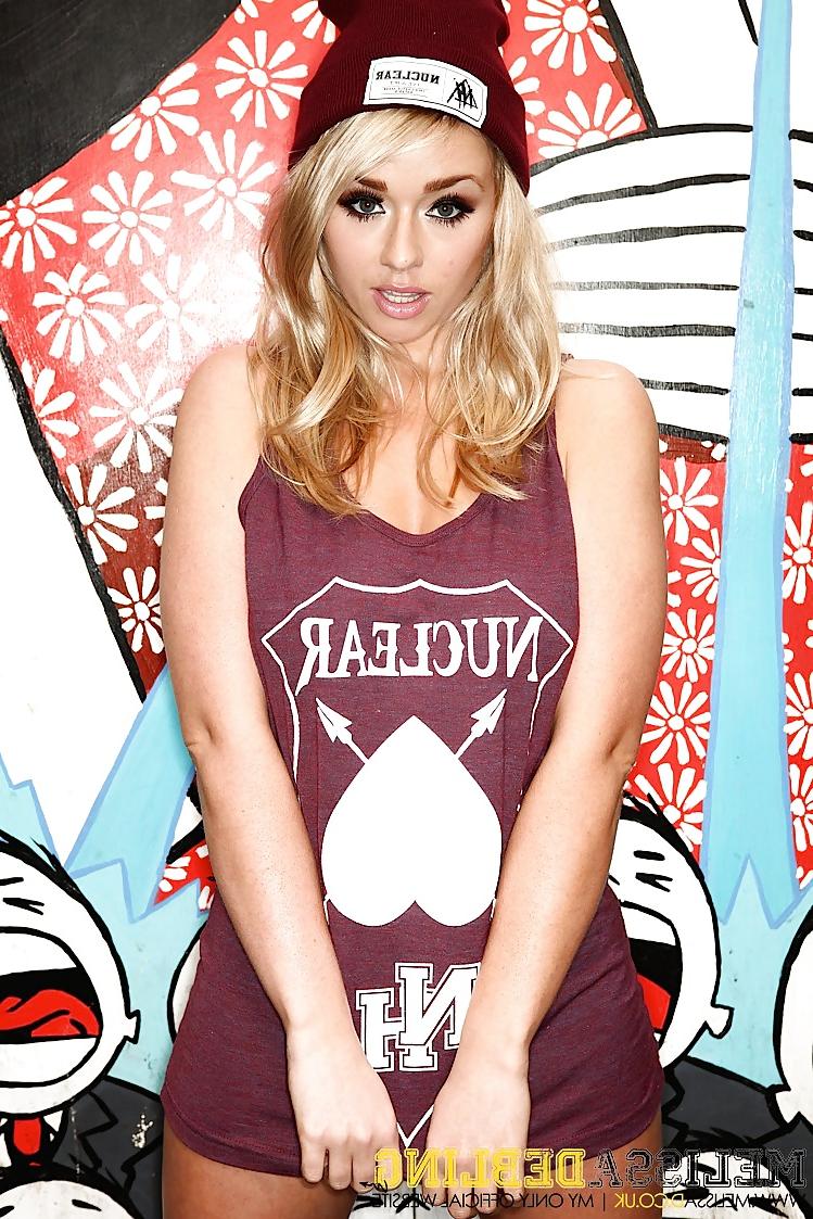 25P Melissa Debling - Beanie hat strip tease!