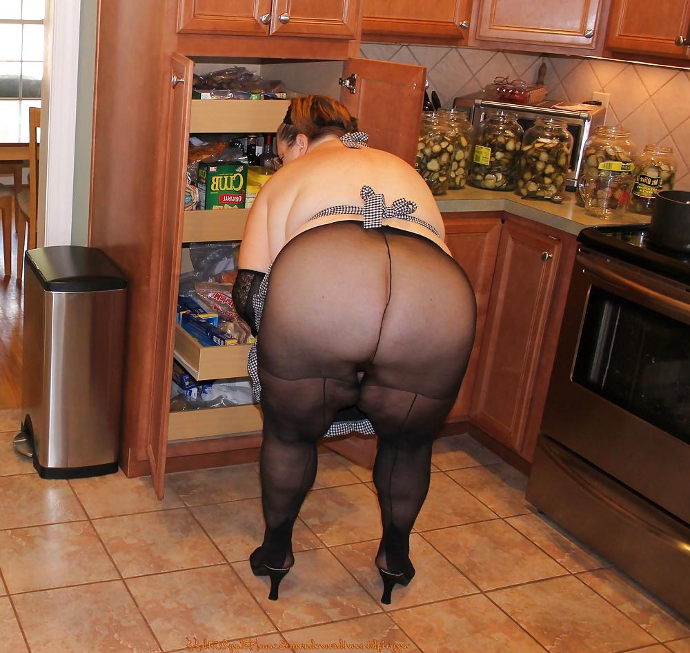 25P Women in panties under pantyhose 17