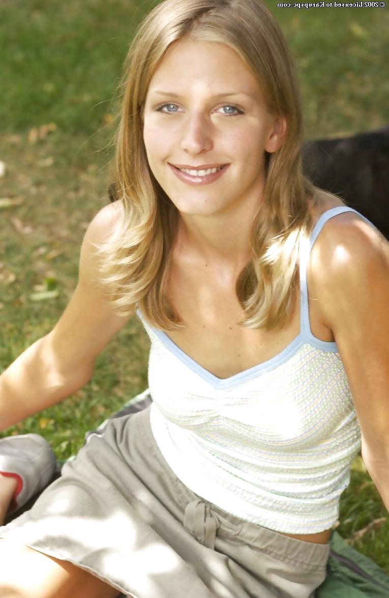 25P Die schöne, kräftige Blondine Kimber