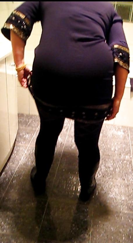 25P Michelle's sexy ass to make you hard again...