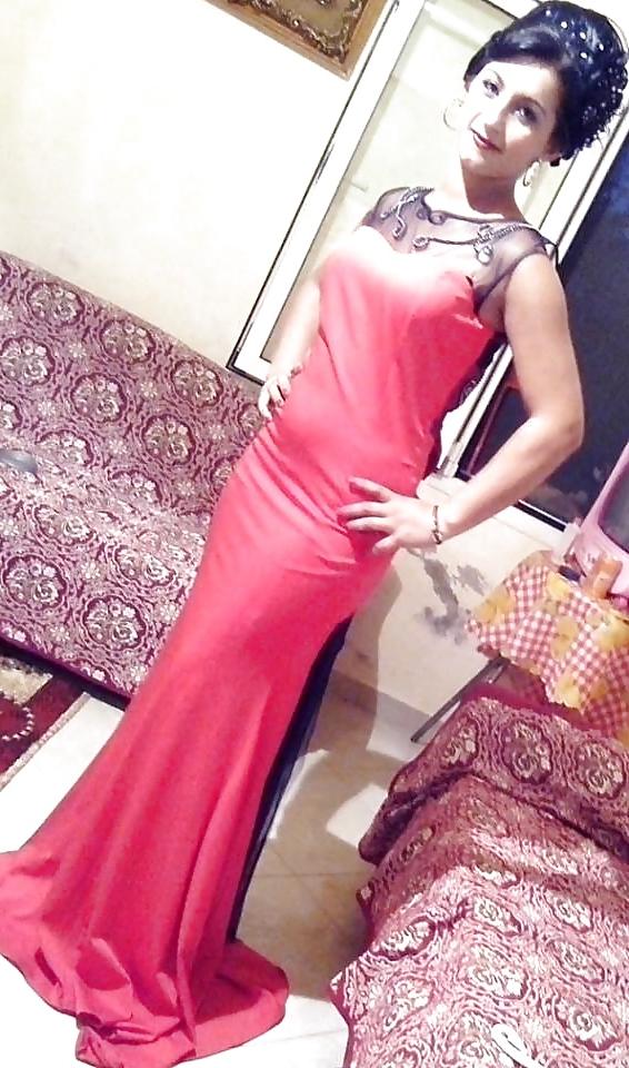 15P Turkish girls in Night Dresses! Dirty Comments please!