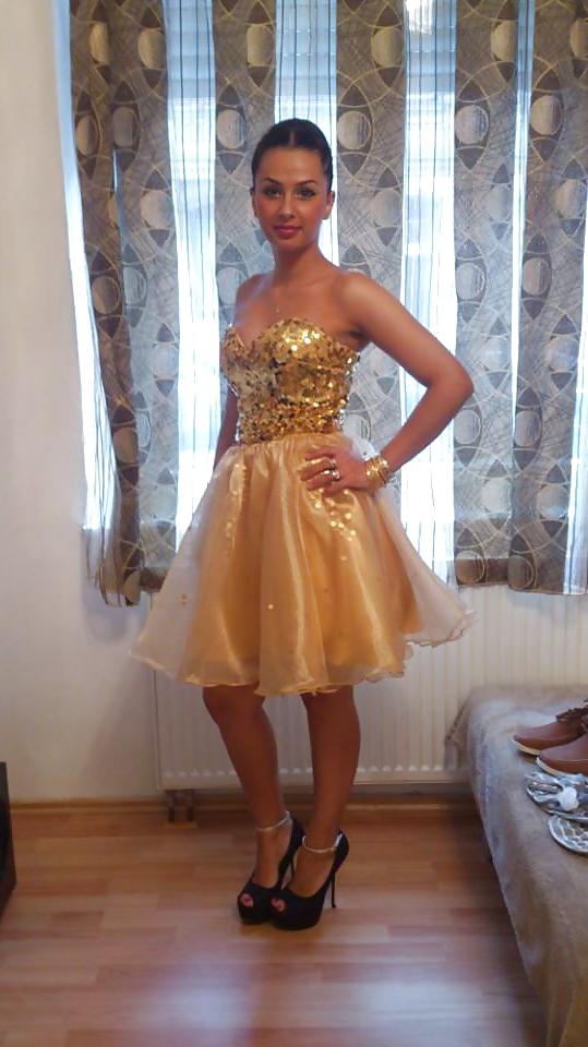 15P Turkish girls in Night Dresses! Dirty Comments please!