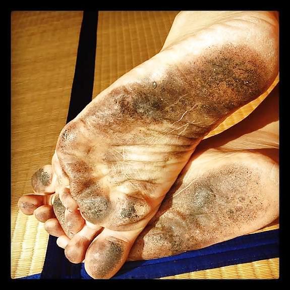 11P Wrinkled Dirty Asian Soles 