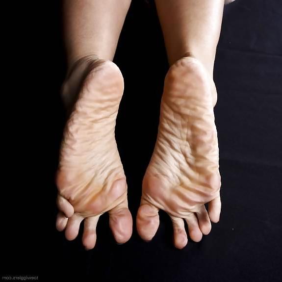 11P Wrinkled Dirty Asian Soles 