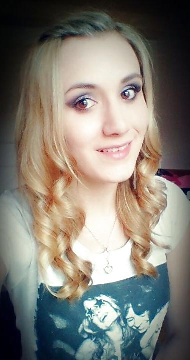 23P French salopes Facebook friends