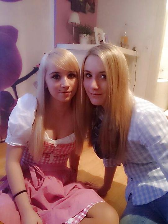 23P French salopes Facebook friends