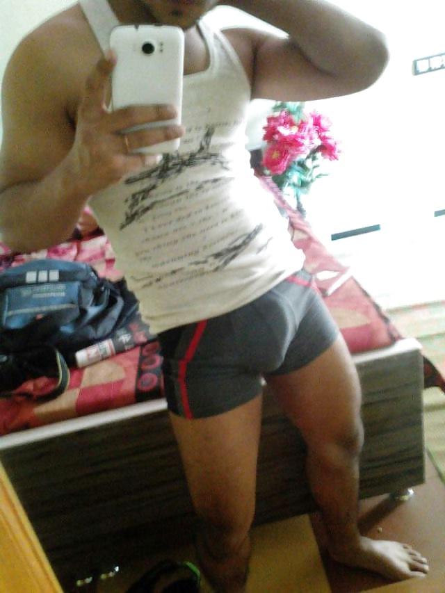 25P Hot Pakistani Guys!