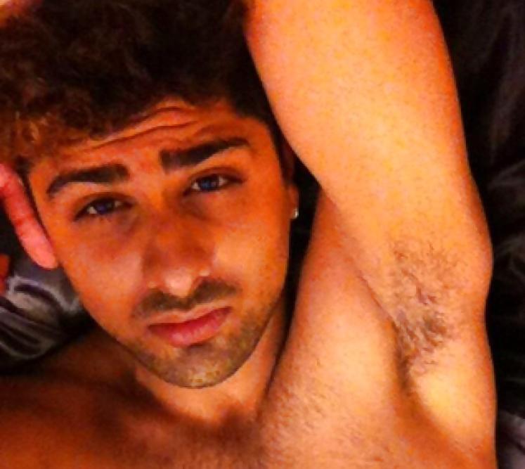 25P Hot Pakistani Guys!