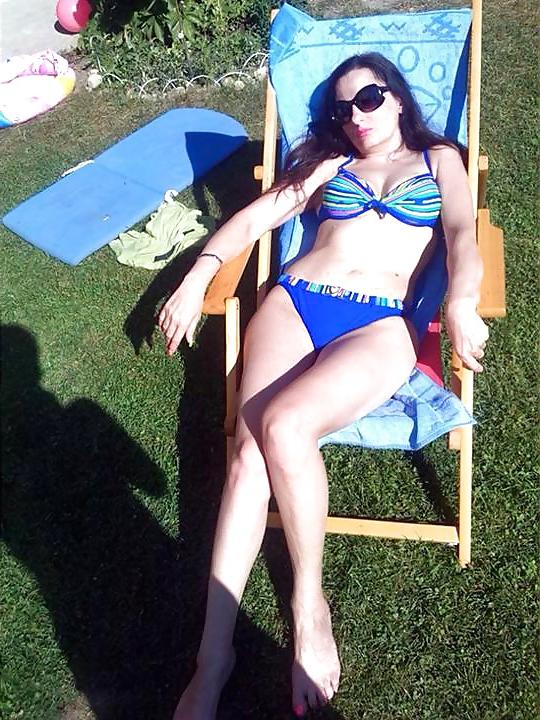 25P Serbian milf Romina