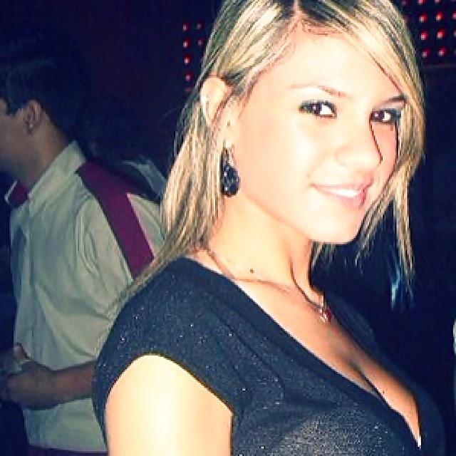 25P Arab beauty 28 - Cum on her