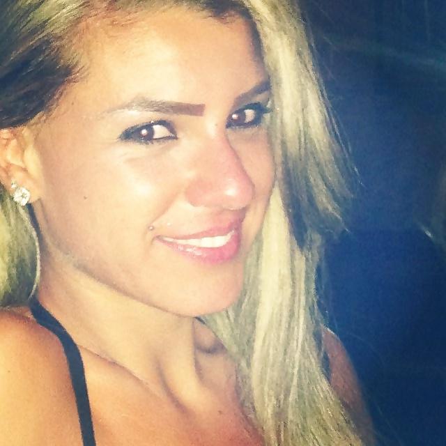 25P Arab beauty 28 - Cum on her