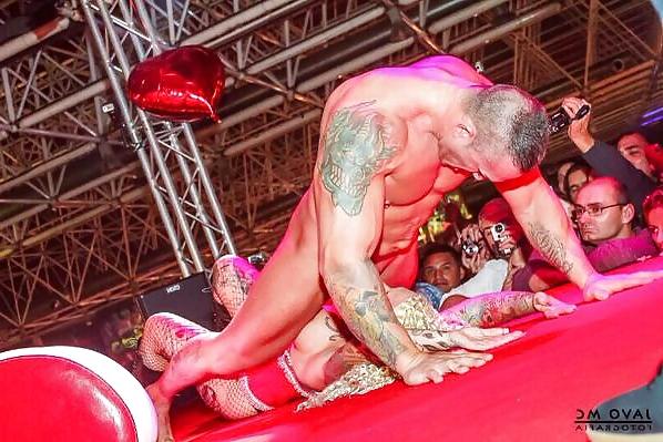 25P Sex on stage 2, fucked on public bodybuilder Rob Diesel