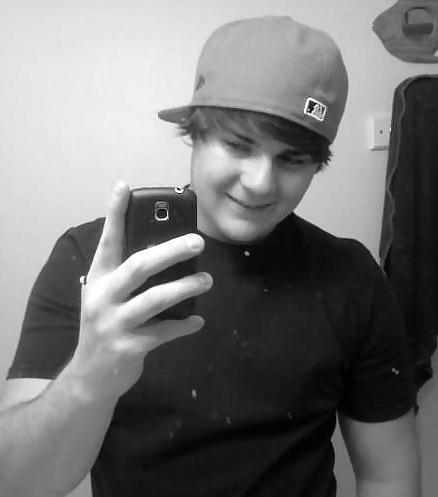 8P RONNY BURZINSKI Zac Efron Wanna Be Football Player