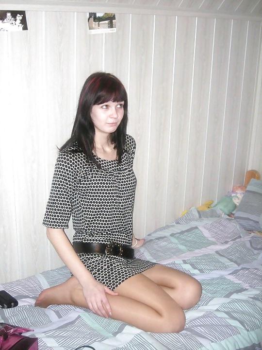 25P Romanian girls in pantyhose