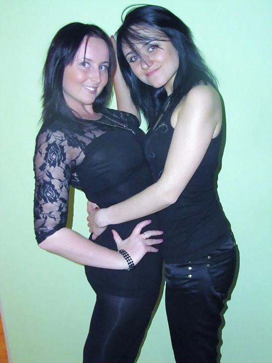 25P Romanian girls in pantyhose
