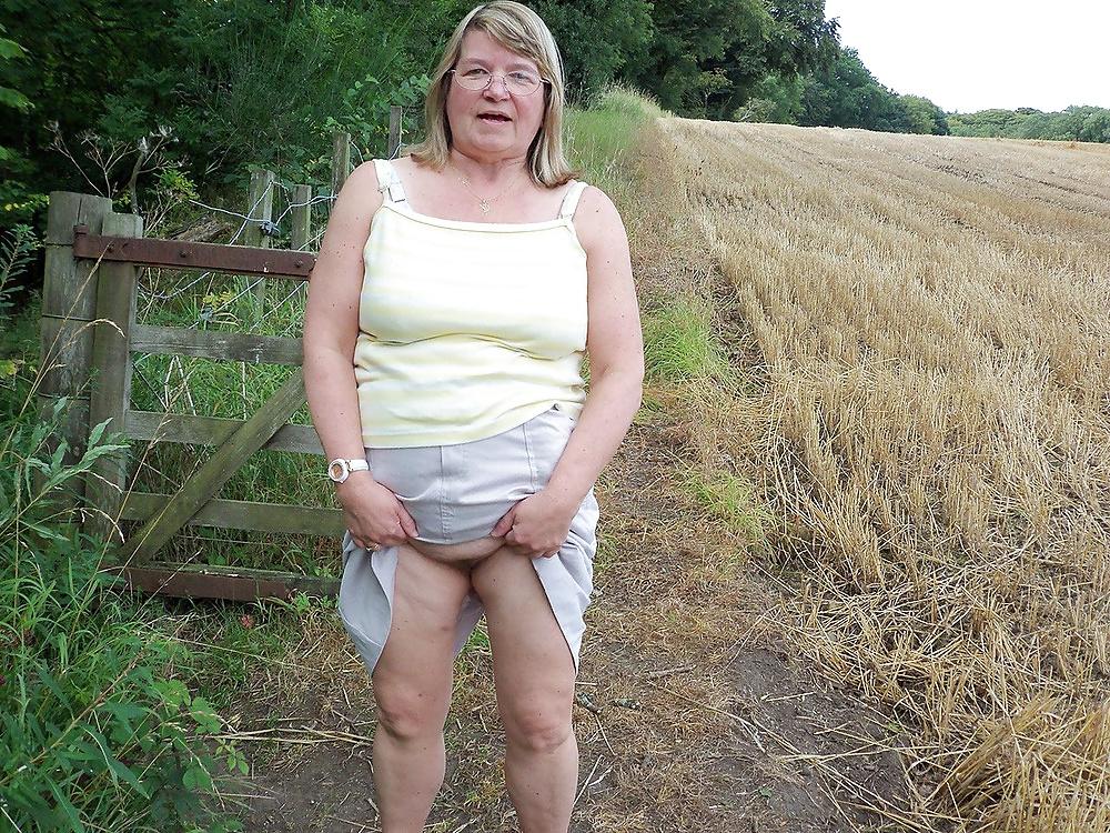 25P Please Lift Your Skirt Or Dress 2