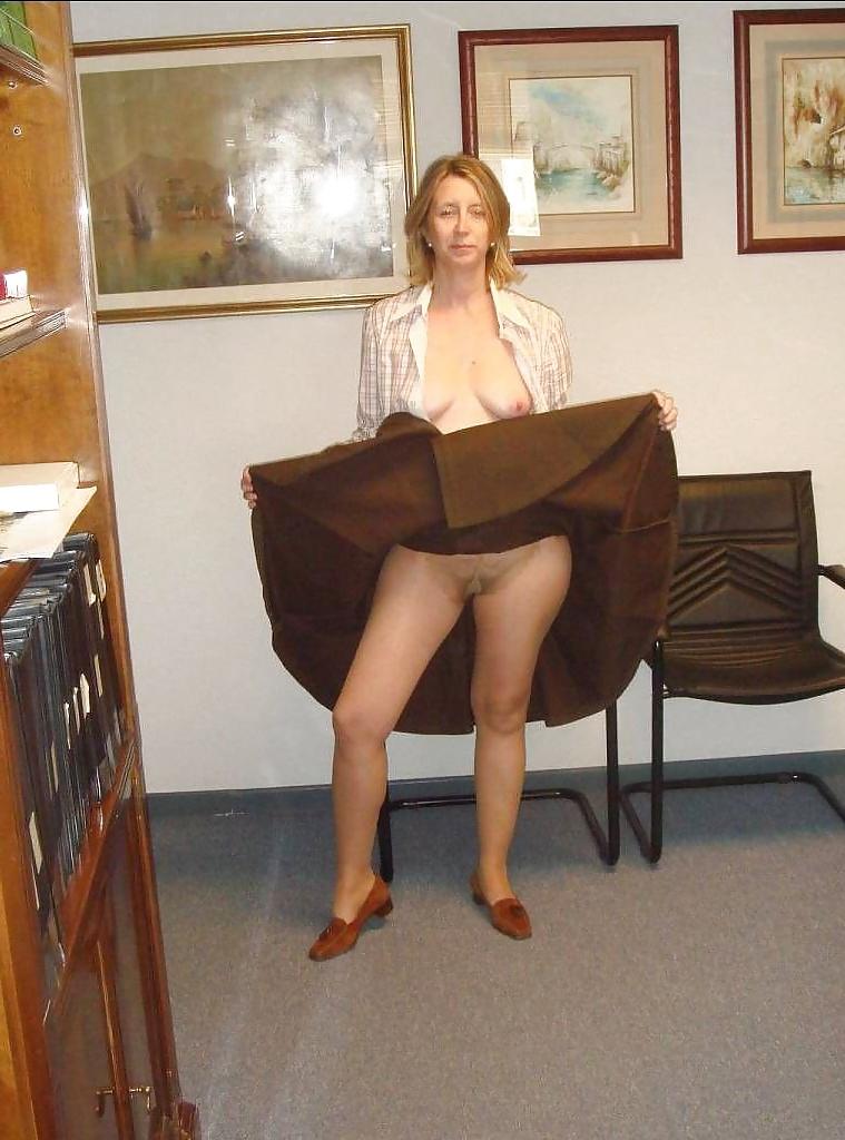 25P Please Lift Your Skirt Or Dress 2