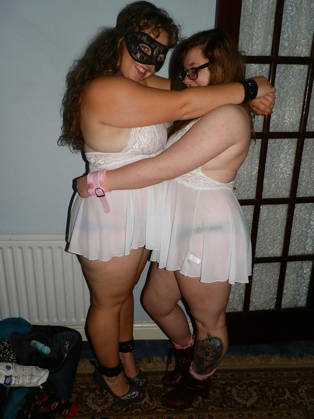 25P Girls dressing up for a bit of fun of sucking (threesome)