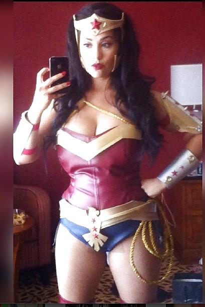 9P Cosplay Hotties