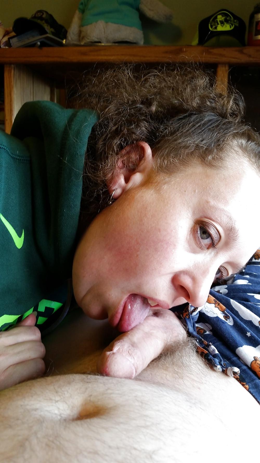 24P A Lil submissive oral action.