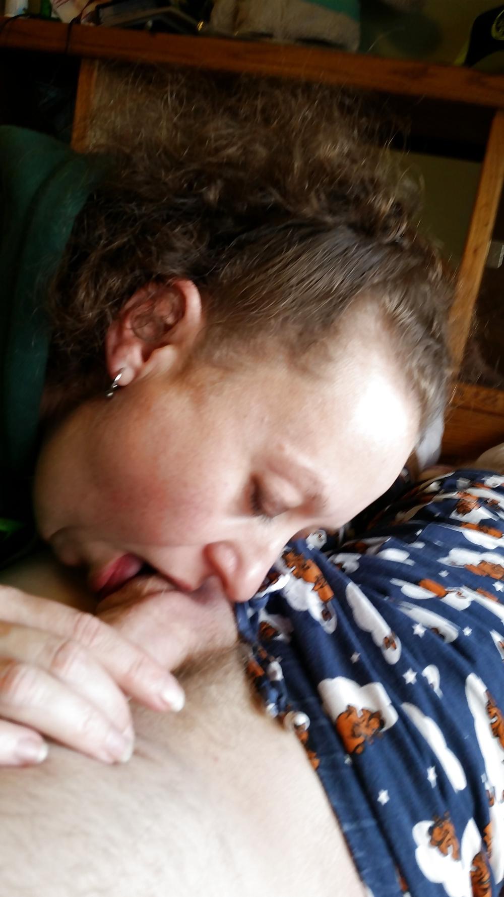 24P A Lil submissive oral action.