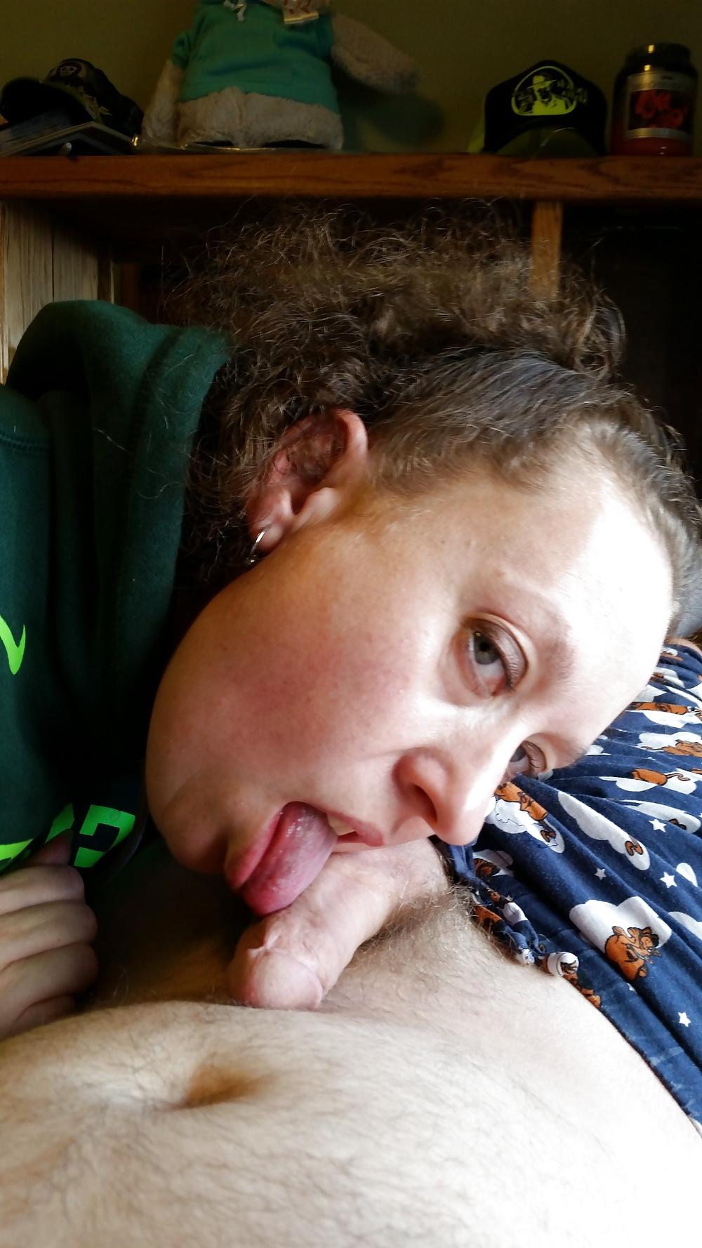 24P A Lil submissive oral action.