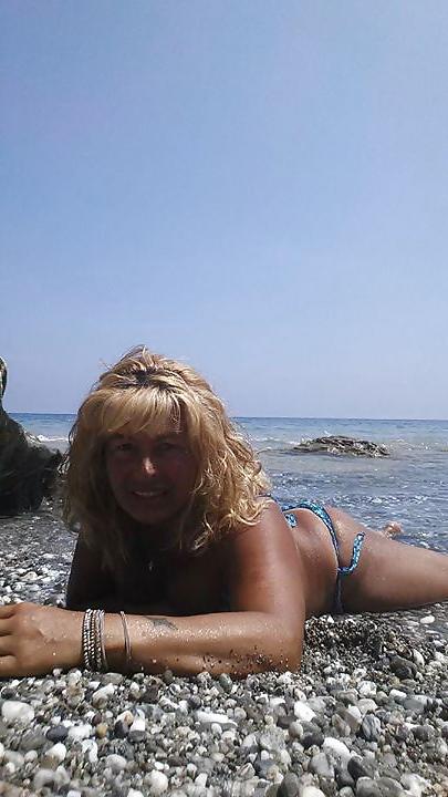 25P Busty Milf on Holiday