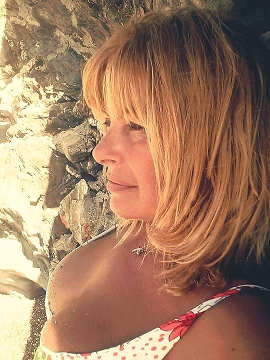 25P Busty Milf on Holiday