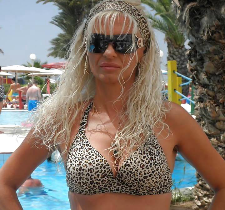 25P Serbian Milfs V