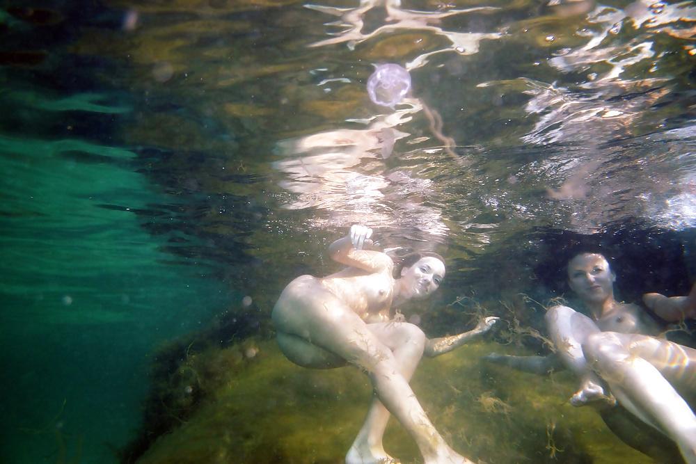 25P The little mermaid underwater 6